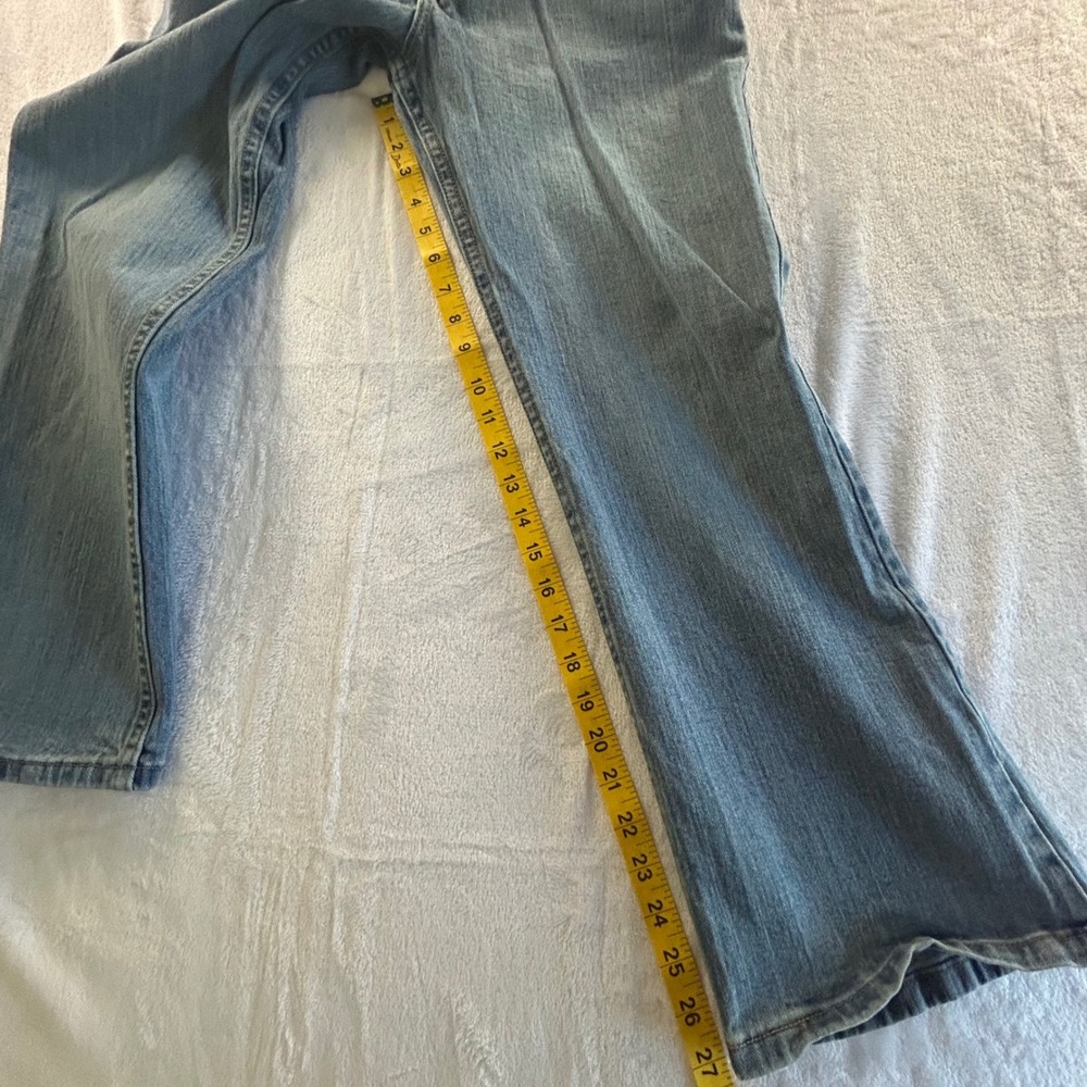 Wrangler Jeans Womens Size 14 Husky Flare Leg Light Wash Denim Pants Stretch - Picture 5 of 10